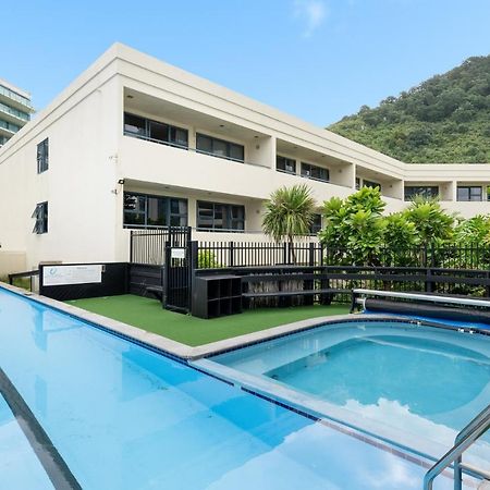 Oceanside Apartment With Garden Views Mount Maunganui Luaran gambar
