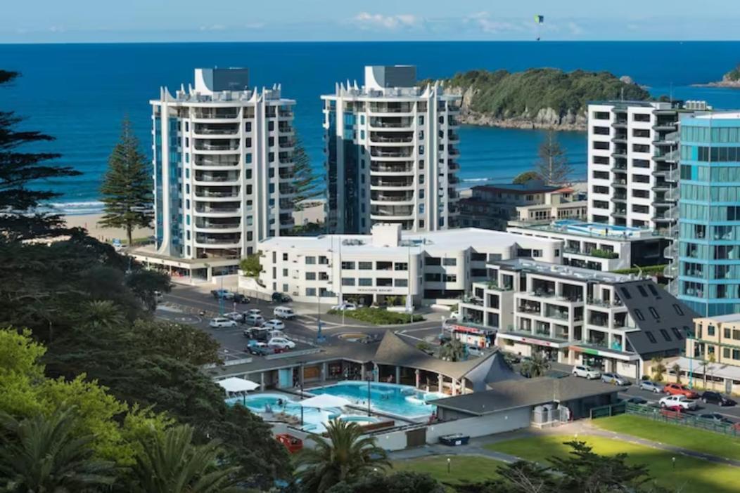 Oceanside Apartment With Garden Views Mount Maunganui Luaran gambar