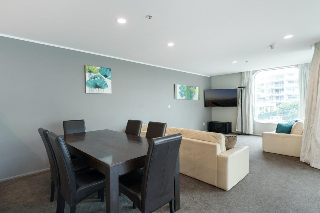 Oceanside Apartment With Garden Views Mount Maunganui Luaran gambar