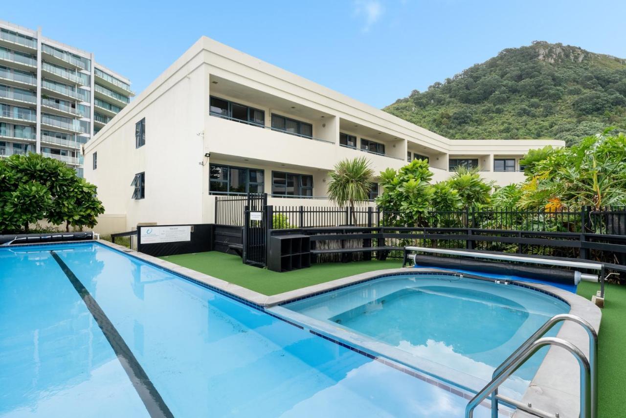 Oceanside Apartment With Garden Views Mount Maunganui Luaran gambar