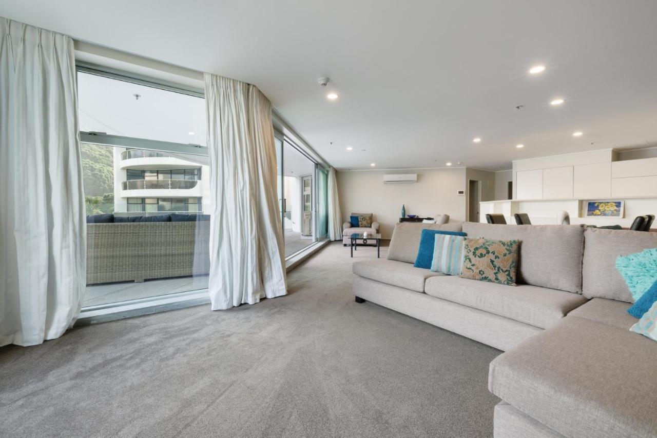 Oceanside Apartment With Garden Views Mount Maunganui Luaran gambar
