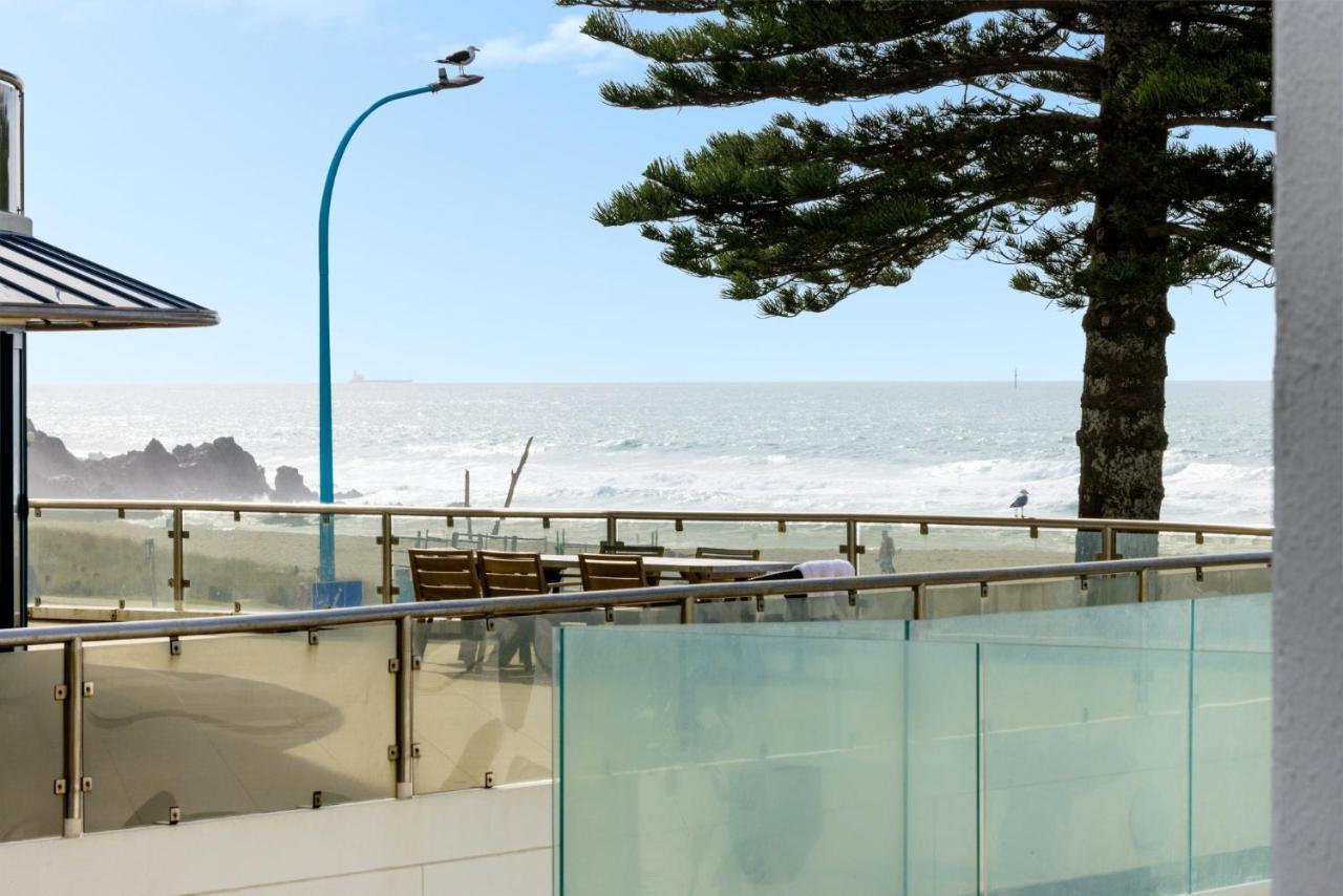 Oceanside Apartment With Garden Views Mount Maunganui Luaran gambar